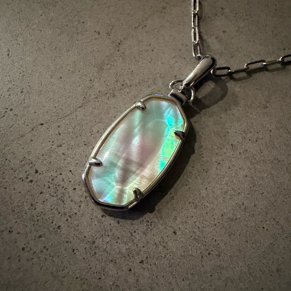 Kendra Scott Iridescent Oval Necklace | Silver Tone | Lobster Claw Closure & Box - Picture 2 of 5